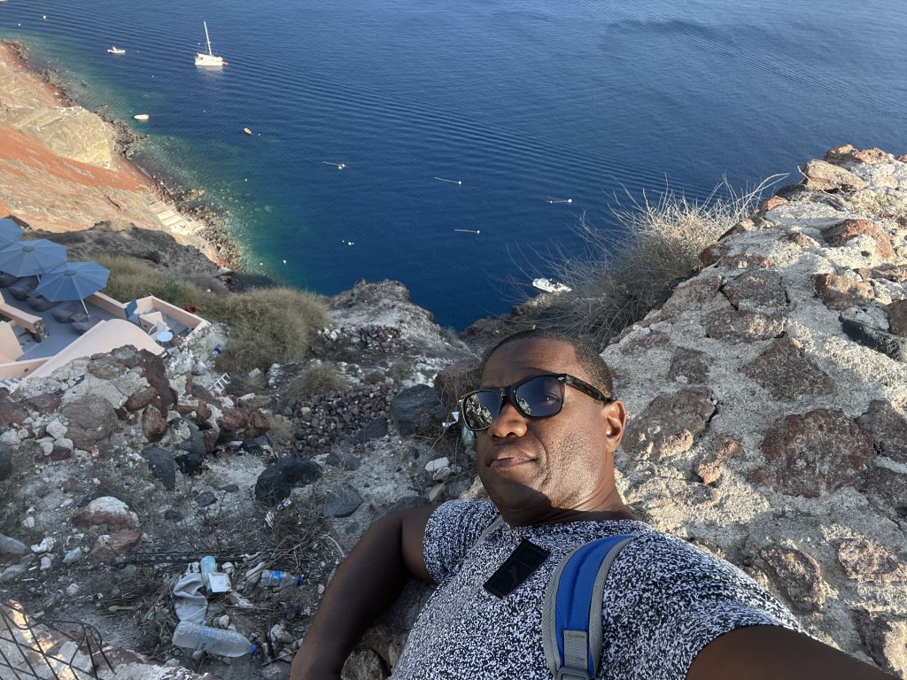 10 Must-Do Things in Santorini