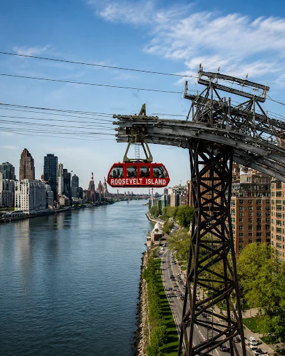 Historic Commutes on the Roosevelt Island Tramway