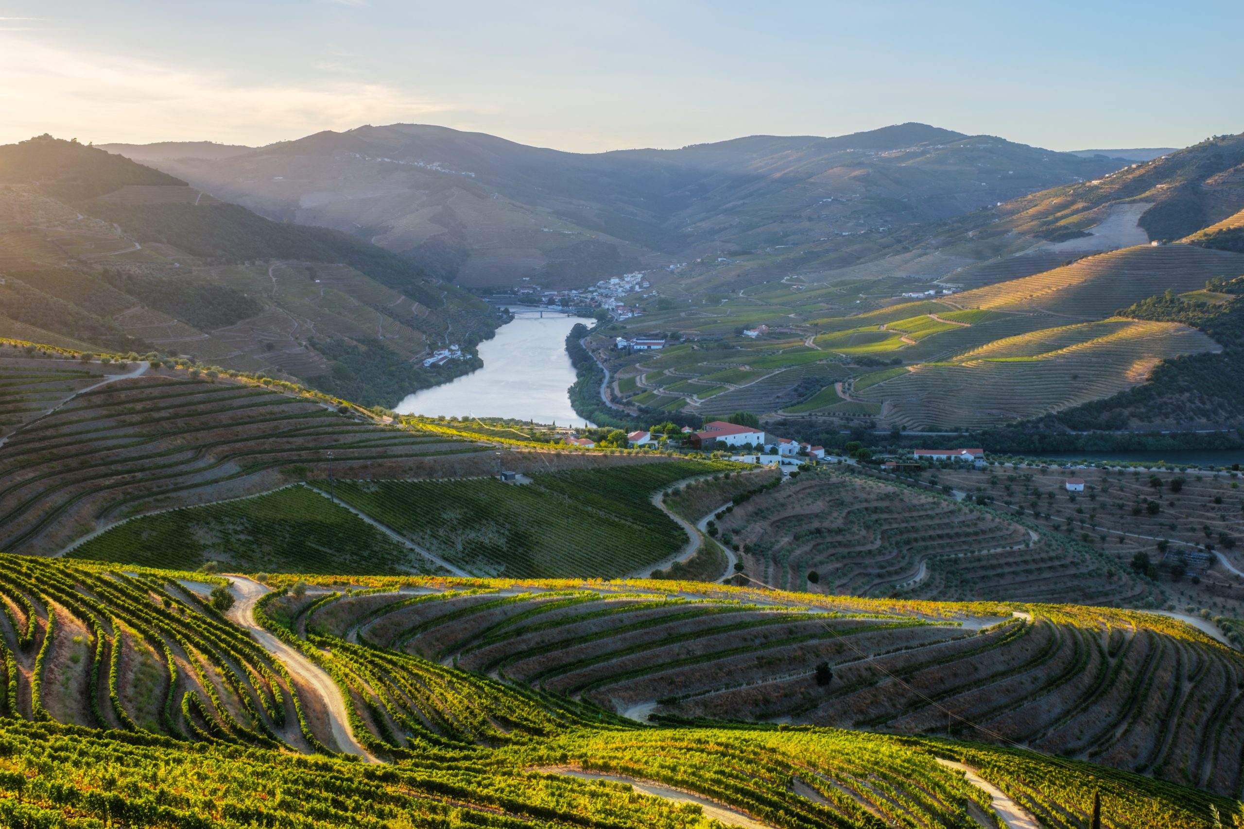 Best Time to Visit Portugal for Beaches, Food & Sightseeing